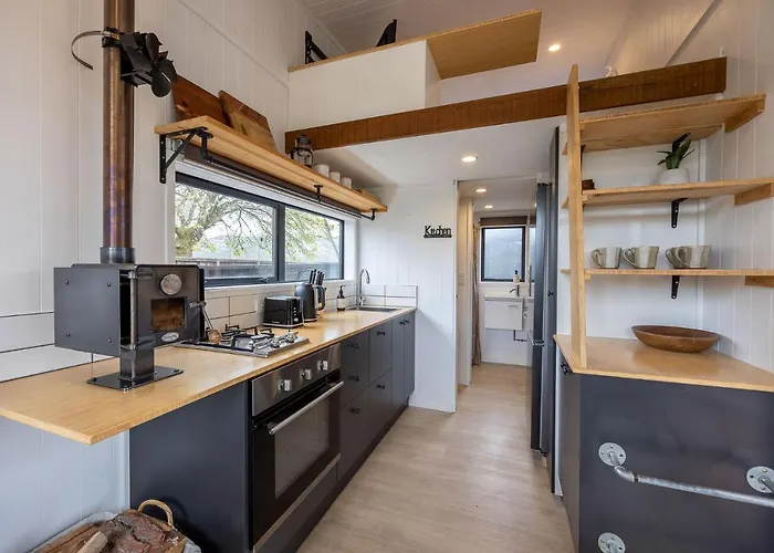 Tiny House With Mountain Views, Indoor And Outdoor Fire, Private Courtyard Garden
